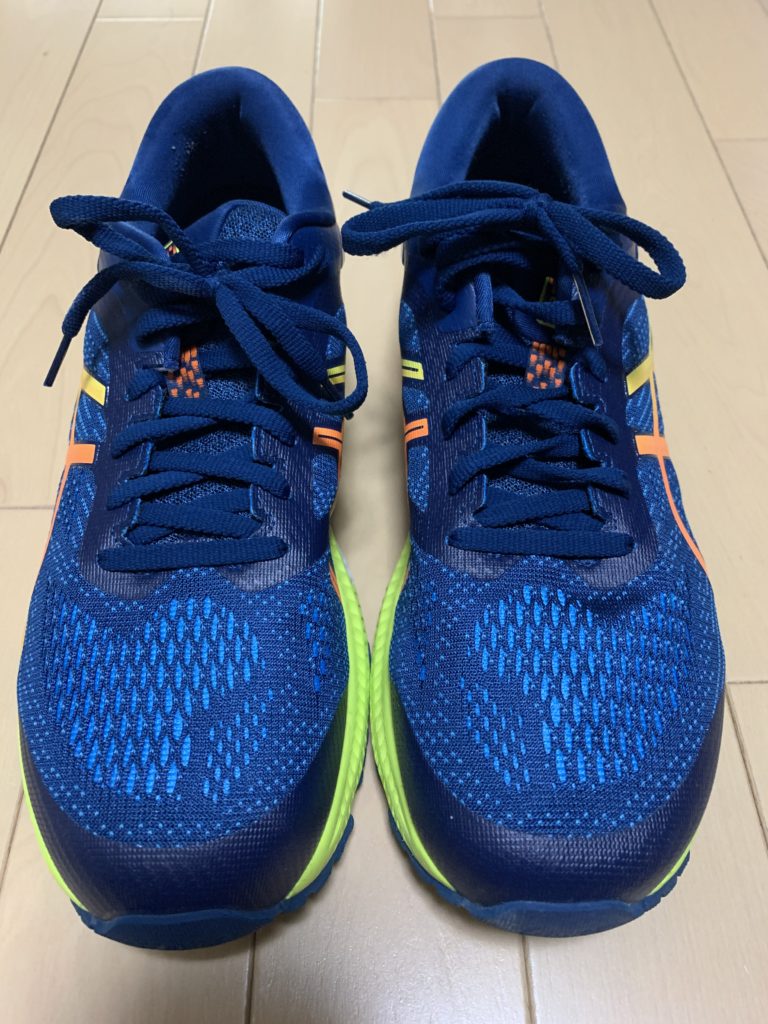 GEL　KAYANO 正面